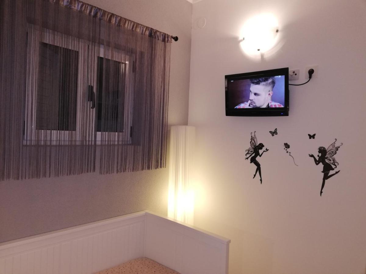 Apartman Komadina Hotel มาคาร์สกา ภายนอก รูปภาพ