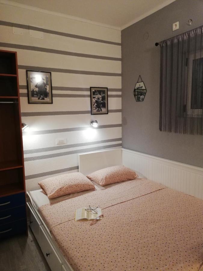 Apartman Komadina Hotel มาคาร์สกา ภายนอก รูปภาพ