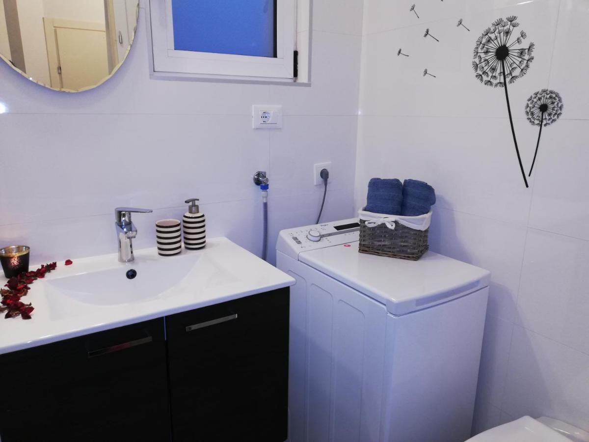 Apartman Komadina Hotel มาคาร์สกา ภายนอก รูปภาพ
